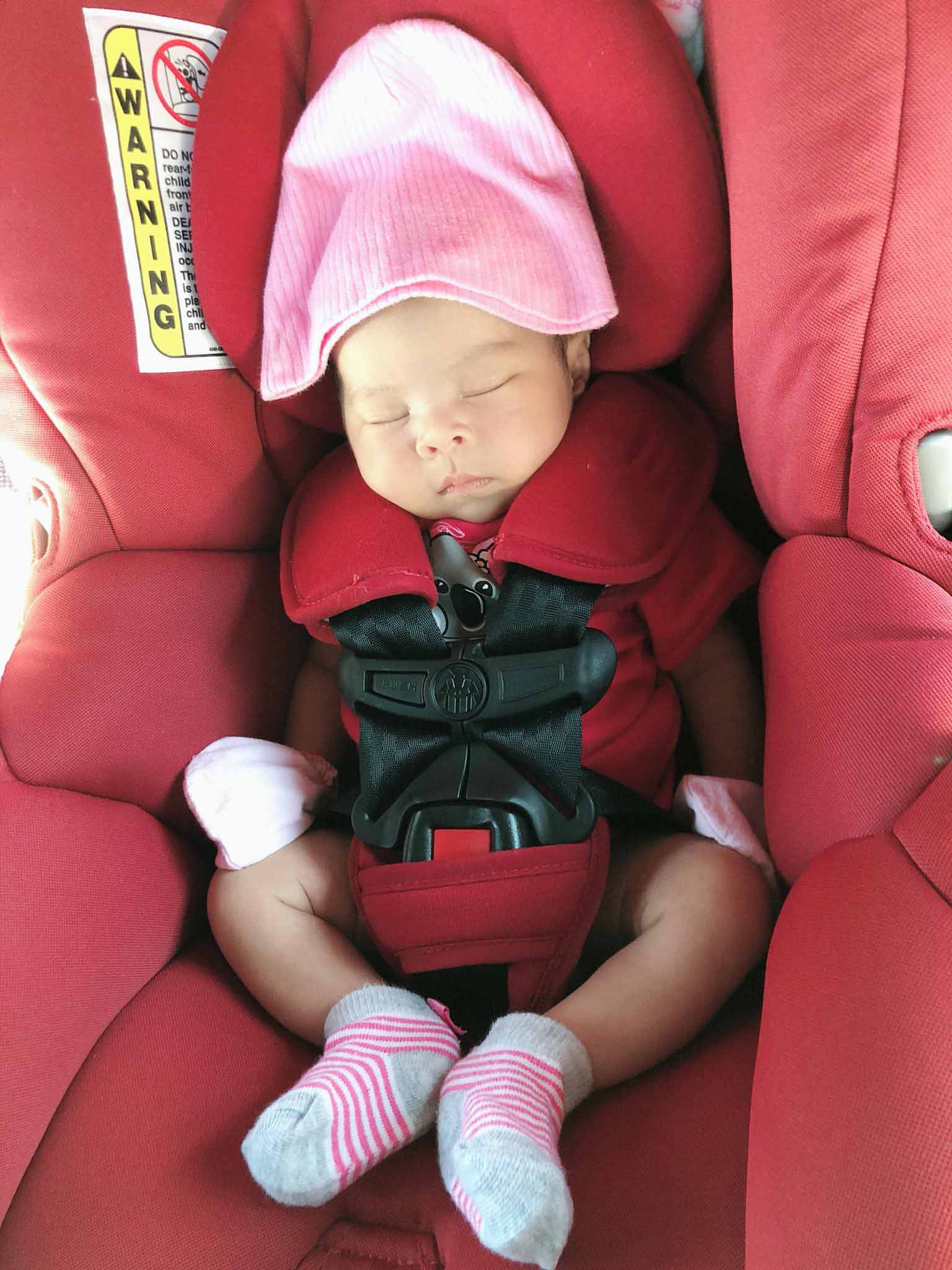 Thanh Thảo khoe ảnh con gái cứng cáp, ngồi ghế an toàn đi chơi cuối tuần khi mới hai tuần tuổi - Ảnh 1. Thanh Thảo khoe ảnh con gái cứng cáp, ngồi ghế an toàn đi chơi cuối tuần khi mới hai tuần tuổi - Ảnh 1.