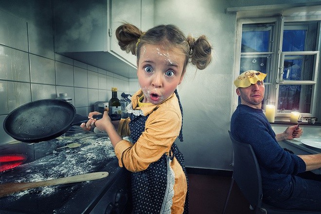 Ông bố “bựa nhất năm”, chụp hình những đứa con và đưa chúng vào thế giới viễn tưởng bằng Photoshop - Ảnh 2. Ông bố “bựa nhất năm”, chụp hình những đứa con và đưa chúng vào thế giới viễn tưởng bằng Photoshop - Ảnh 2.
