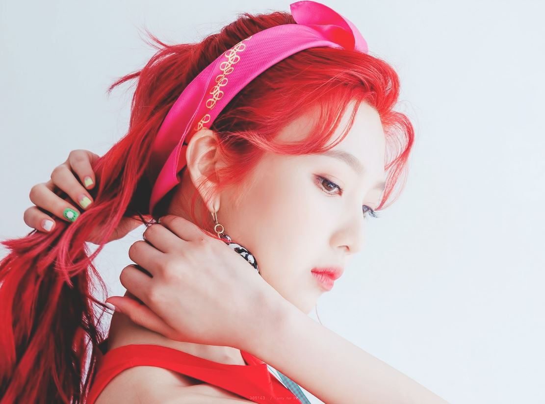 Đây là hành động mà lúc nào Joy cũng làm trong các bức ảnh teaser comeback của Red Velvet - Ảnh 5.