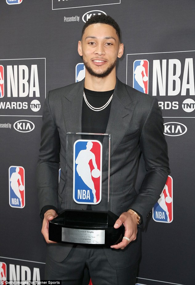 Kendall Jenner gây bão like với ảnh diện đồ khoét hông cao khoe thân hình cực sexy - Ảnh 7.