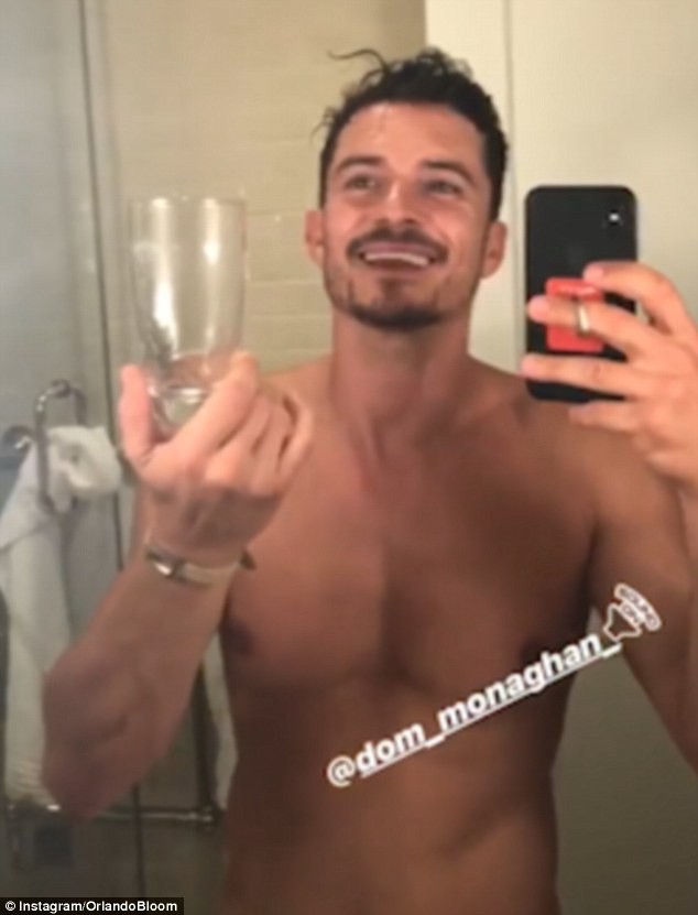 Mượn cớ giải cứu động vật, Orlando Bloom tung clip khỏa th&acirc;n khoe body gợi cảm ở tuổi 41 - Ảnh 2.