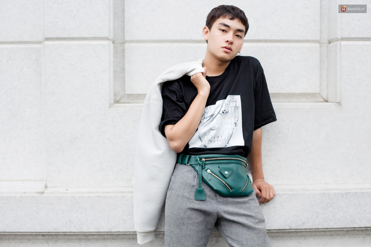 Street style 2 miền: miền Bắc xanh xanh đỏ đỏ cho em nhỏ nó mừng, miền Nam toàn gam màu trung tính - Ảnh 18. Street style 2 miền: miền Bắc xanh xanh đỏ đỏ cho em nhỏ nó mừng, miền Nam toàn gam màu trung tính - Ảnh 18.