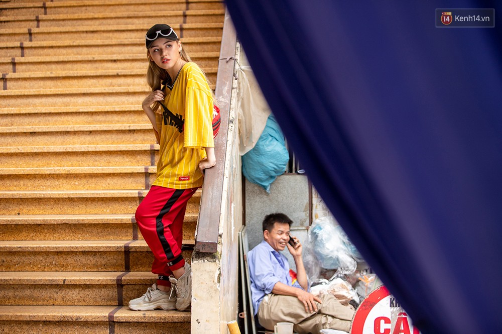 Street style 2 miền: miền Bắc xanh xanh đỏ đỏ cho em nhỏ nó mừng, miền Nam toàn gam màu trung tính - Ảnh 2. Street style 2 miền: miền Bắc xanh xanh đỏ đỏ cho em nhỏ nó mừng, miền Nam toàn gam màu trung tính - Ảnh 2.