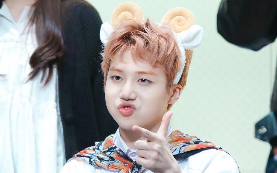 Sau khi tin hẹn hò của HyunA nổ ra, netizen tiếc cho “thành viên hụt của EXO” trong PENTAGON - Ảnh 1. Sau khi tin hẹn hò của HyunA nổ ra, netizen tiếc cho “thành viên hụt của EXO” trong PENTAGON - Ảnh 1.