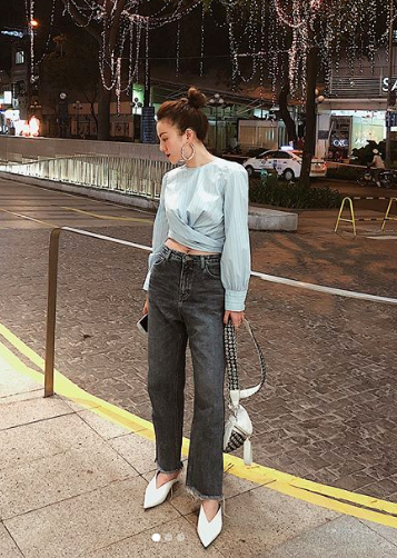 19 chiêu mix&match chất lừ với quần jeans ống rộng, cứ mặc lên là cao thêm cả chục phân chứ chẳng ít - Ảnh 2.