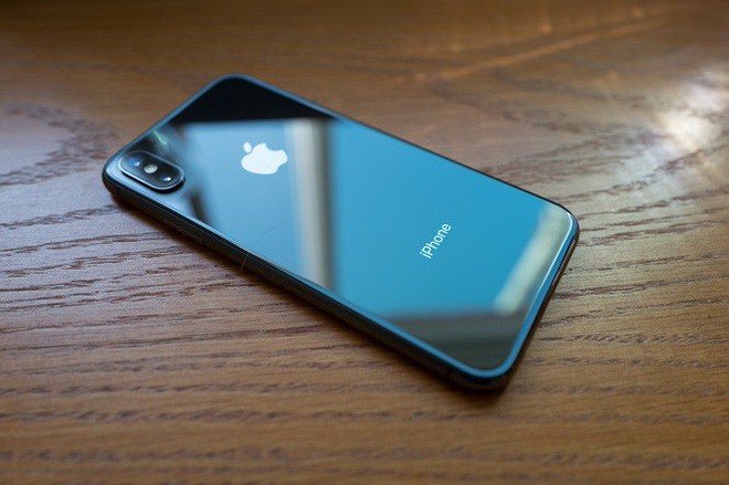 Kh&ocirc;ng chỉ chiến thắng trong cuộc đua ngh&igrave;n tỷ, Apple sẽ c&ograve;n bỏ xa Amazon, Microsoft v&agrave; Google bằng 3 chiếc iPhone X mới - Ảnh 1.