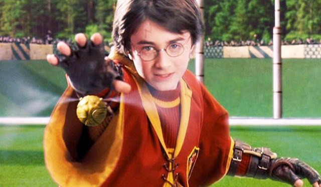 Tìm hiểu về Quidditch, môn thể thao vua trong giới Phép thuật: hóa ra luật trái Snitch vàng vô lý xuất phát từ một cuộc cãi lộn giữa tác giả Rowling và bạn trai - Ảnh 4.