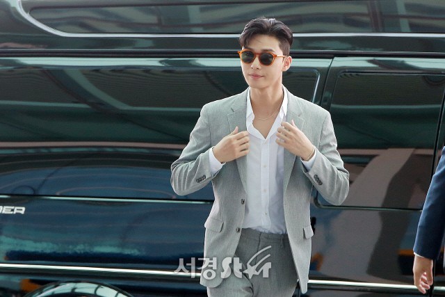 Park Seo Joon xuất hiện sau tin đồn hẹn hò lần đầu đẹp cực phẩm - Ảnh 2.