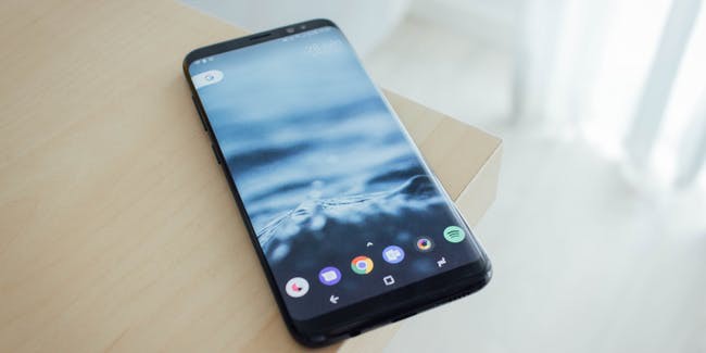 Đọ sức tin đồn giữa iPhone 9 v&agrave; Samsung Galaxy Note 9: Flagship n&agrave;o l&agrave; lựa chọn của bạn? - Ảnh 1.
