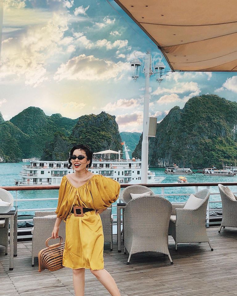 Nhìn ảnh vi vu Hạ Long của những cô nàng này mà ai cũng nôn nao muốn đi ngay trước khi hết hè - Ảnh 6. Nhìn ảnh vi vu Hạ Long của những cô nàng này mà ai cũng nôn nao muốn đi ngay trước khi hết hè - Ảnh 6.