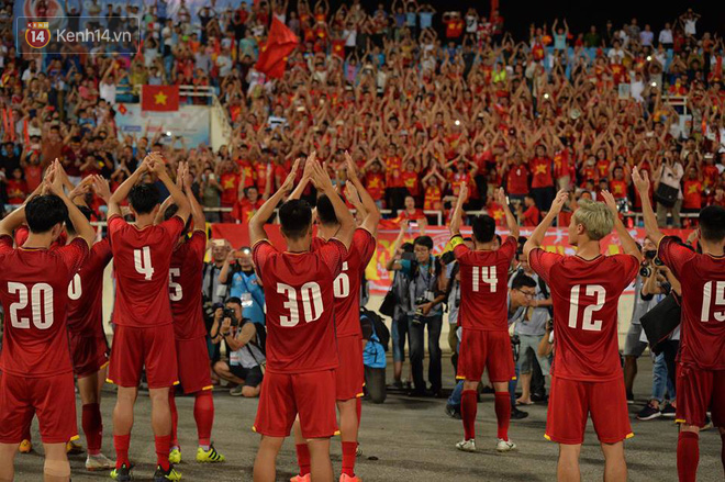 Hình ảnh đẹp đầy xúc động của U23 Việt Nam sau khi lên ngôi giải Tứ hùng