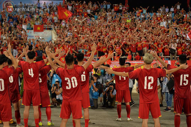 Lên Ngôi Giải SEA Games: Hãy cùng nhau xem lại khoảnh khắc đội tuyển bóng đá Việt Nam lên ngôi tại SEA Games! Đó là một trong những kỷ niệm đáng nhớ nhất đối với bóng đá Việt Nam. Cùng chính đội tuyển của chúng ta, chúng ta đã vượt qua những đối thủ mạnh mẽ và chứng tỏ cho toàn thế giới thấy rằng, không có gì là không thể!