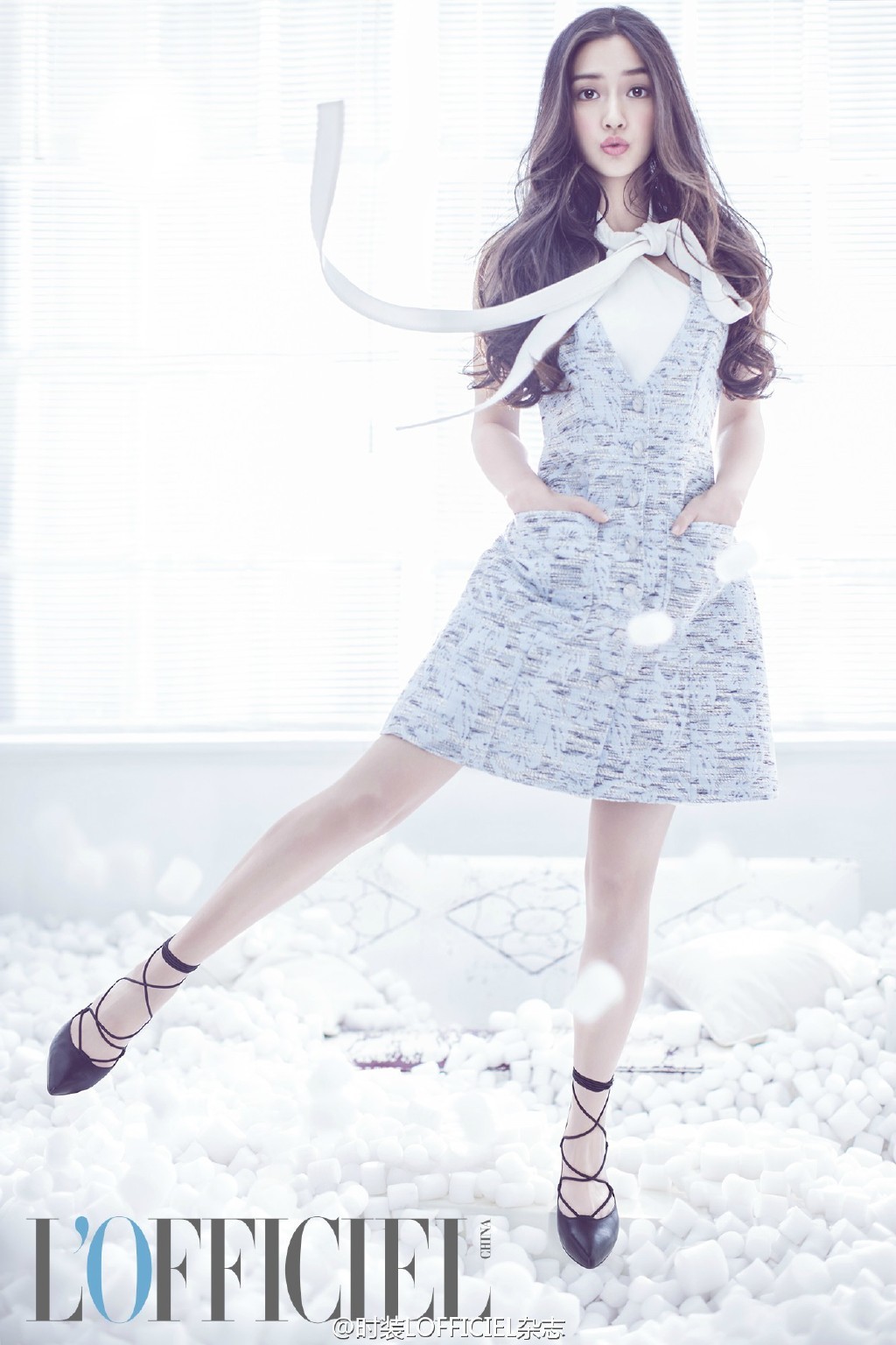 Park Min Young diện váy trắng tung tăng trên phố, nhưng bí mật phía sau và cuộc “đụng độ” với Angela Baby thì không phải ai cũng biết - Ảnh 6. Park Min Young diện váy trắng tung tăng trên phố, nhưng bí mật phía sau và cuộc “đụng độ” với Angela Baby thì không phải ai cũng biết - Ảnh 6.