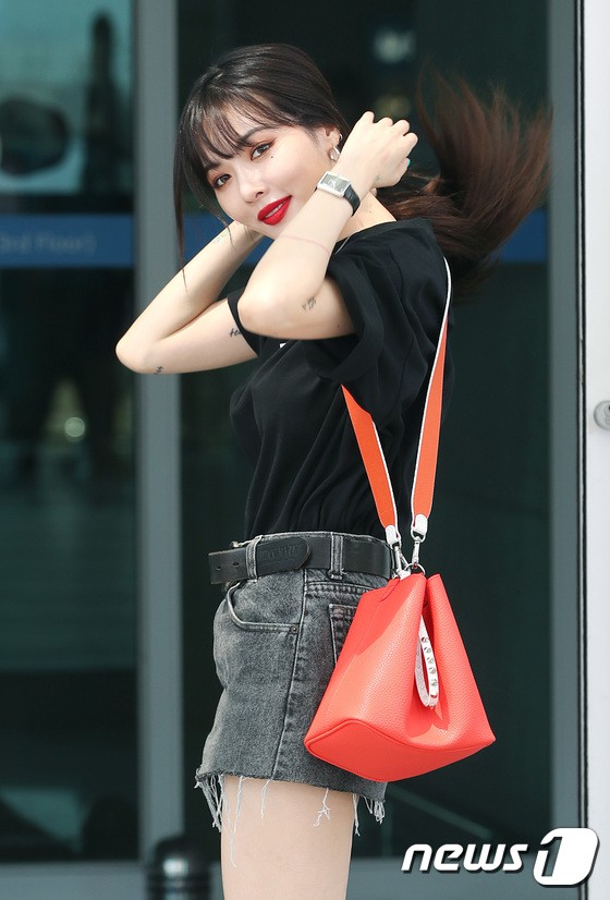 Cần g&igrave; hở bạo hay l&ograve;e loẹt, nữ ho&agrave;ng gợi cảm Hyuna xinh bất ngờ v&igrave; lột x&aacute;c giản dị sau tin hẹn h&ograve; - Ảnh 9.