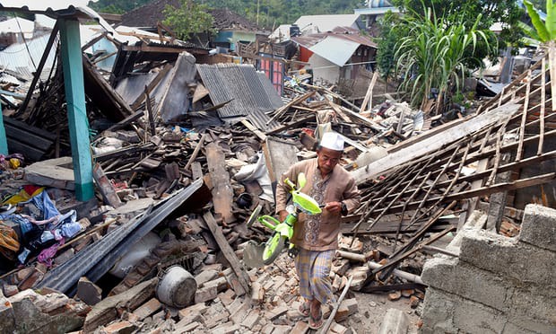 Thảm họa động đất Indonesia: 98 người chết, cứu hộ đang chạy đua với thời gian - Ảnh 2.