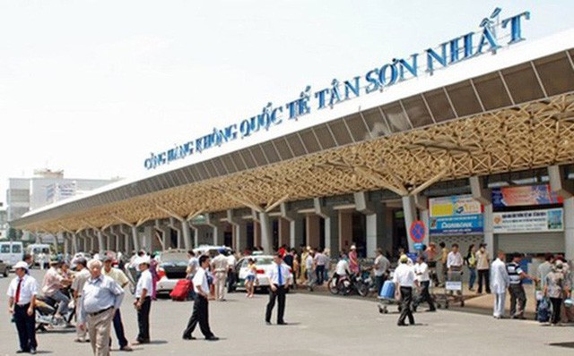 Sự cố nghiêm trọng tại sân bay Tân Sơn Nhất, nhiều máy bay không thể cất và hạ cánh - Ảnh 1.