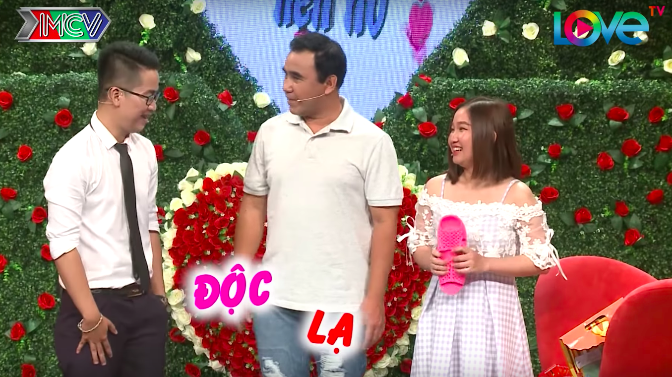 Chàng trai tặng dép tổ ong màu hồng vì muốn nâng niu đôi chân bạn gái trong Bạn muốn hẹn hò - Ảnh 3.