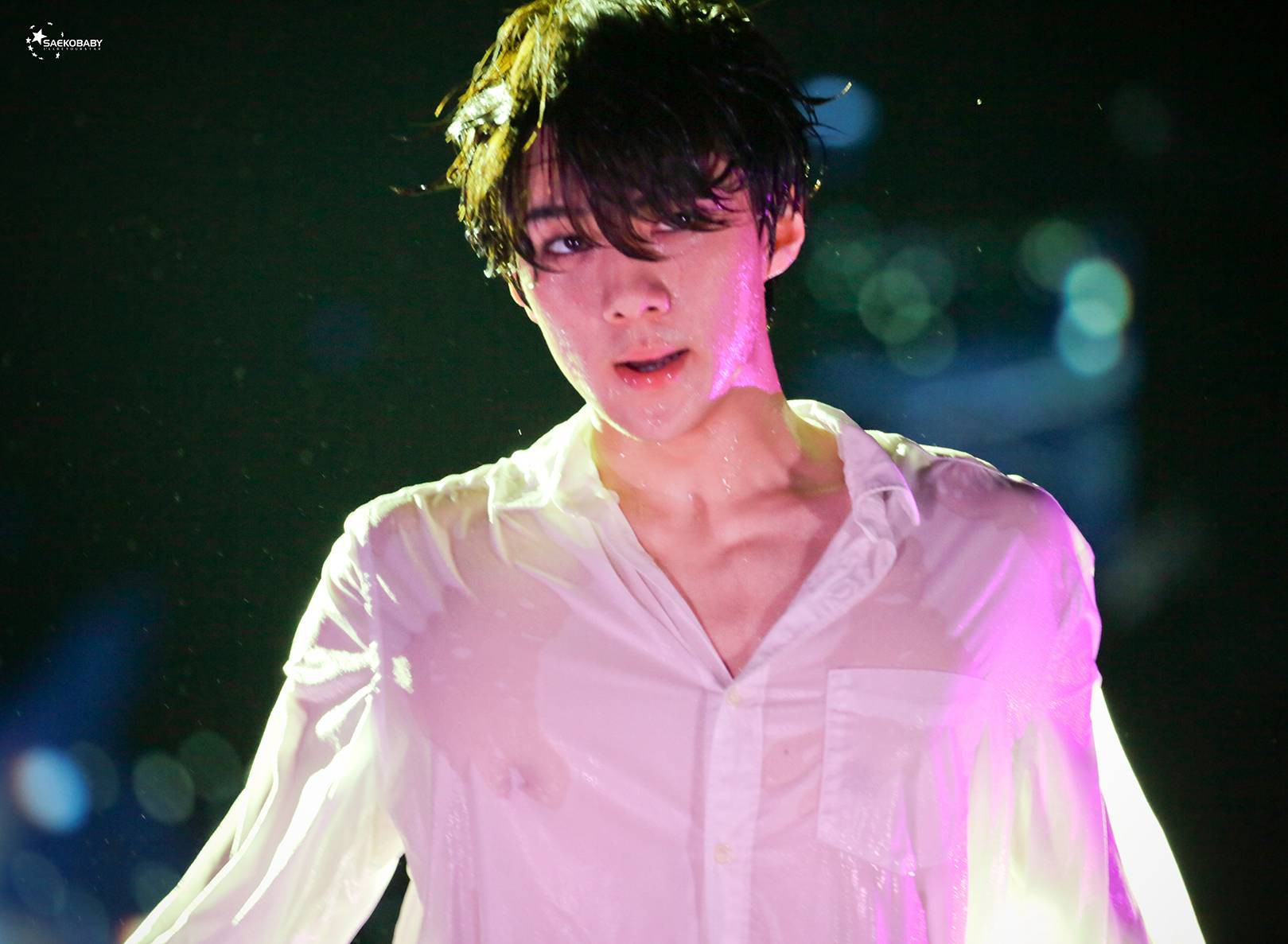 Không phải các mỹ nhân Kpop, đây là loạt idol nam gây sốt vì thừa sức đi theo trào lưu thả cá vào xương quai xanh - Ảnh 11. Không phải các mỹ nhân Kpop, đây là loạt idol nam gây sốt vì thừa sức đi theo trào lưu thả cá vào xương quai xanh - Ảnh 11.