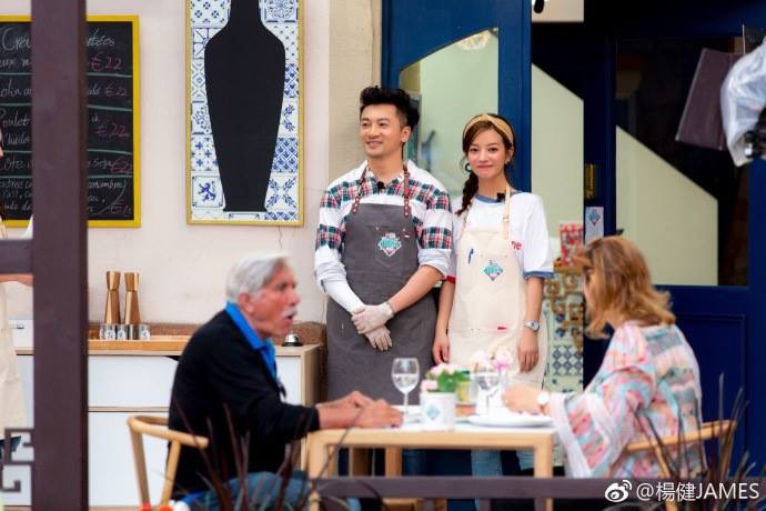 Tuổi thơ ùa về khi thấy bộ ba Hoàn Châu Cách Cách năm nào tái ngộ trong show ẩm thực - Ảnh 10. Tuổi thơ ùa về khi thấy bộ ba Hoàn Châu Cách Cách năm nào tái ngộ trong show ẩm thực - Ảnh 10.