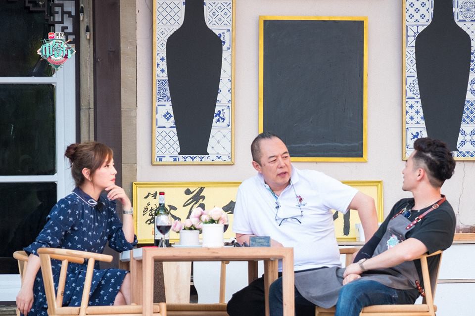 Tuổi thơ ùa về khi thấy bộ ba Hoàn Châu Cách Cách năm nào tái ngộ trong show ẩm thực - Ảnh 14. Tuổi thơ ùa về khi thấy bộ ba Hoàn Châu Cách Cách năm nào tái ngộ trong show ẩm thực - Ảnh 14.