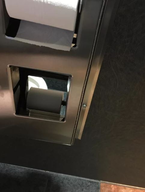 1001 kiểu thốn m&agrave; kh&aacute;n giả từng phải trải qua tại rạp chiếu phim - Ảnh 12.