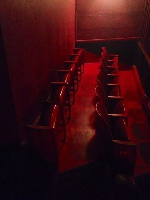 1001 kiểu thốn m&agrave; kh&aacute;n giả từng phải trải qua tại rạp chiếu phim - Ảnh 8.