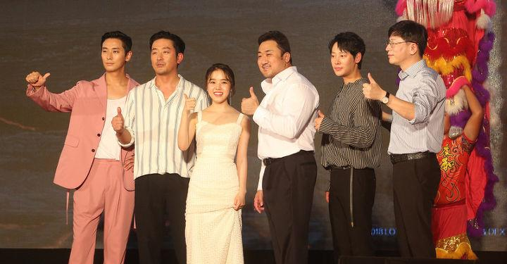 Ai ngờ Thái tử Shin năm nào giờ đã là trùm của những hành động... không-thể-hiểu-nổi! - Ảnh 3. Ai ngờ Thái tử Shin năm nào giờ đã là trùm của những hành động... không-thể-hiểu-nổi! - Ảnh 3.