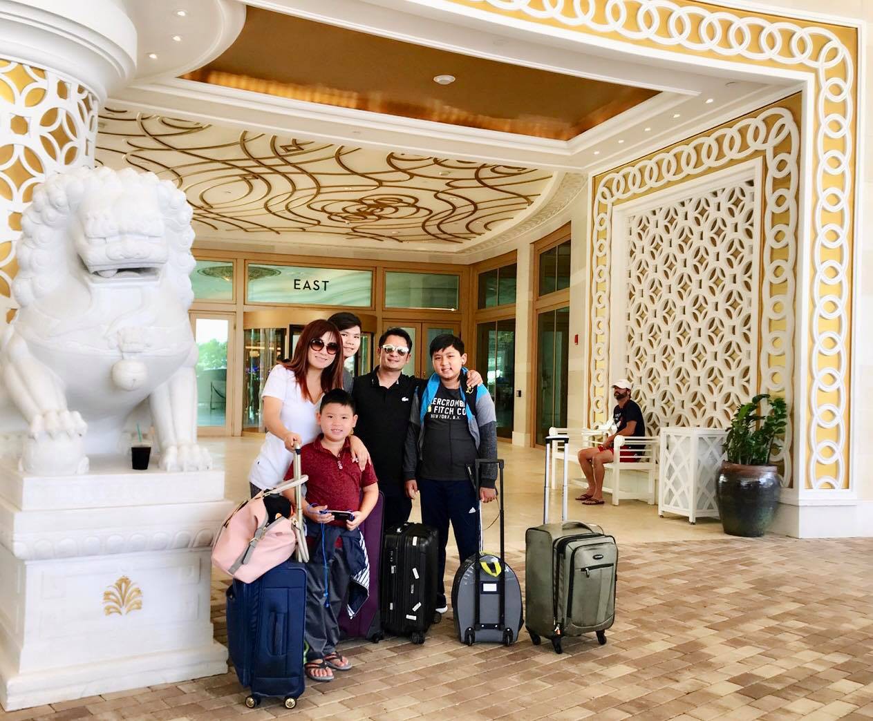 Hiếm hoi lắm, Bằng Kiều mới cùng vợ cũ đưa ba con trai đi du lịch để vun đắp tình cảm - Ảnh 2. Hiếm hoi lắm, Bằng Kiều mới cùng vợ cũ đưa ba con trai đi du lịch để vun đắp tình cảm - Ảnh 2.