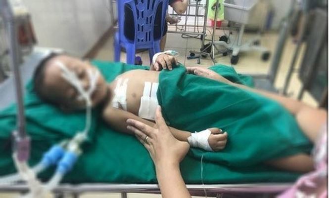 Nghịch súng hơi, bé trai 19 tháng tuổi ở Nghệ An bị đạn găm vào ngực - Ảnh 1. Nghịch súng hơi, bé trai 19 tháng tuổi ở Nghệ An bị đạn găm vào ngực - Ảnh 1.