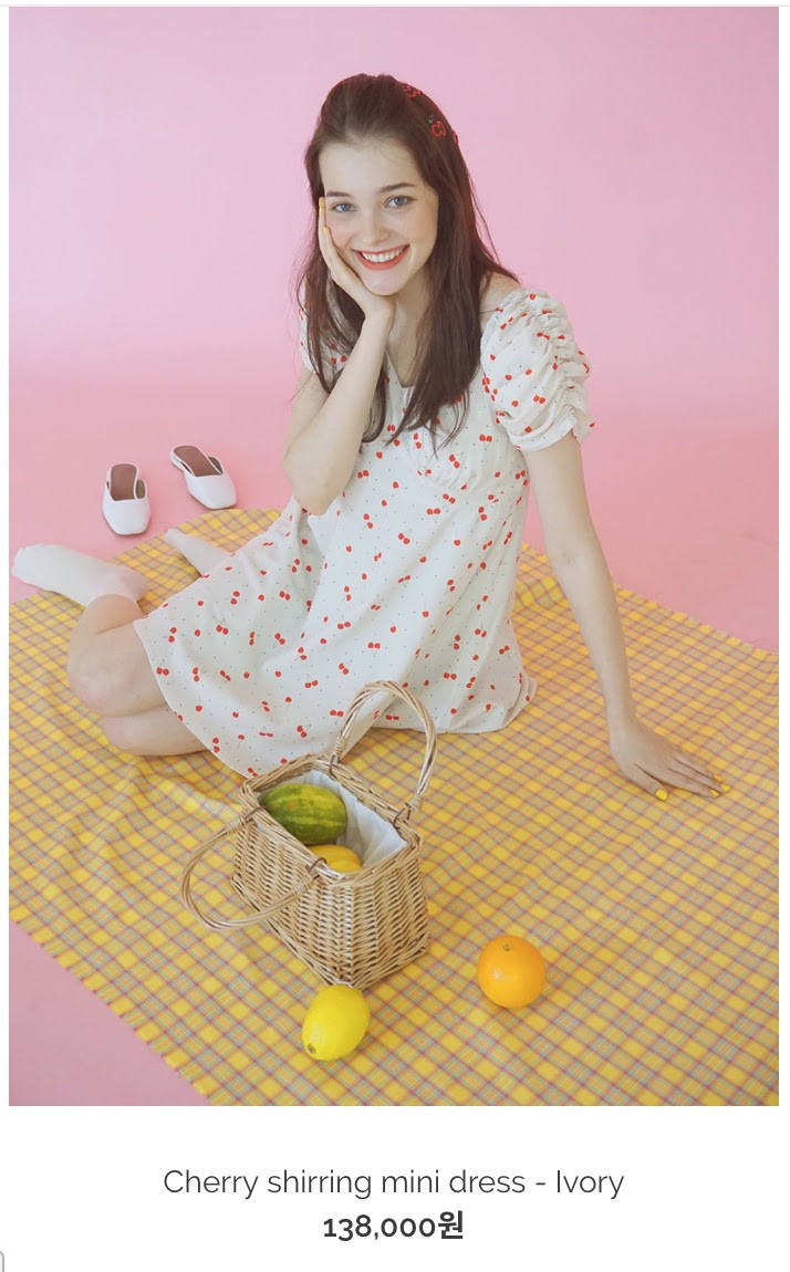 Nayeon mang tâm sự của mọi người con gái: thích kiểu váy gì thì cứ mặc mãi, còn mua hẳn 2 màu cho chắc - Ảnh 7. Nayeon mang tâm sự của mọi người con gái: thích kiểu váy gì thì cứ mặc mãi, còn mua hẳn 2 màu cho chắc - Ảnh 7.