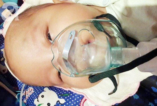Mẹ trẻ đau đớn cầu xin mạnh thường quân cứu con trai bị não úng thủy từ lúc 2 tháng tuổi - Ảnh 2.