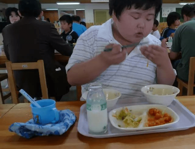 Chỉ một bữa trưa của học sinh tiểu học đã cho thấy người Nhật bỏ xa thế giới ở lĩnh vực trồng người như thế nào - Ảnh 13.