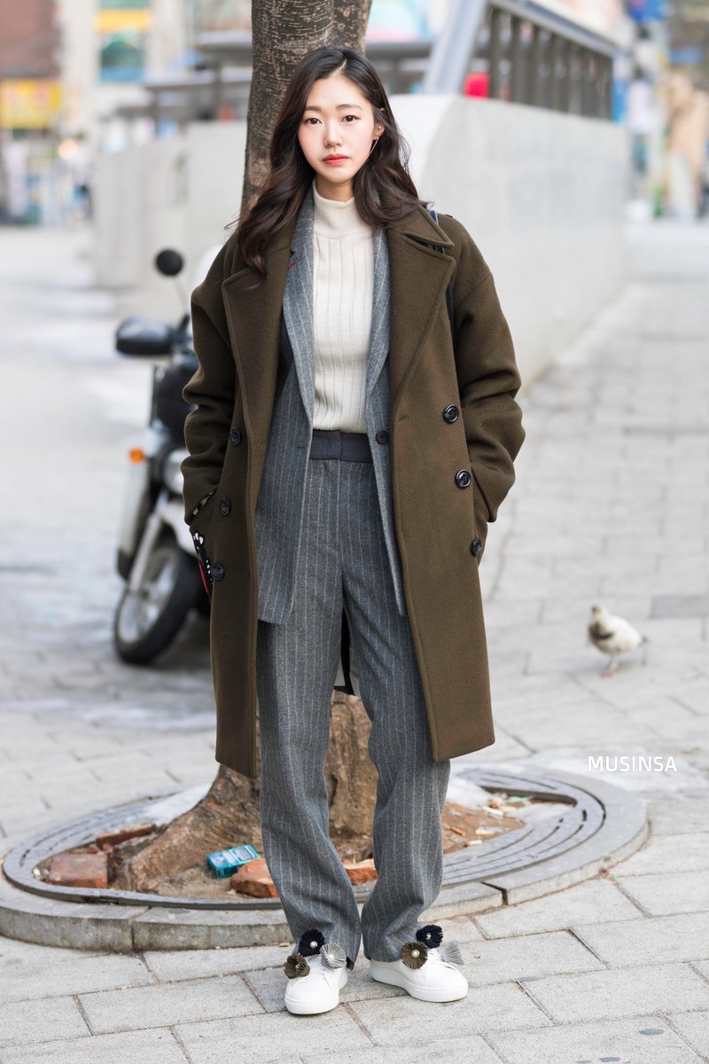 Giới trẻ Hàn chứng minh có nhồi nhiều quần áo đến mấy, chỉ cần biết cách thì outfit vẫn đẹp ngất như thường - Ảnh 10.
