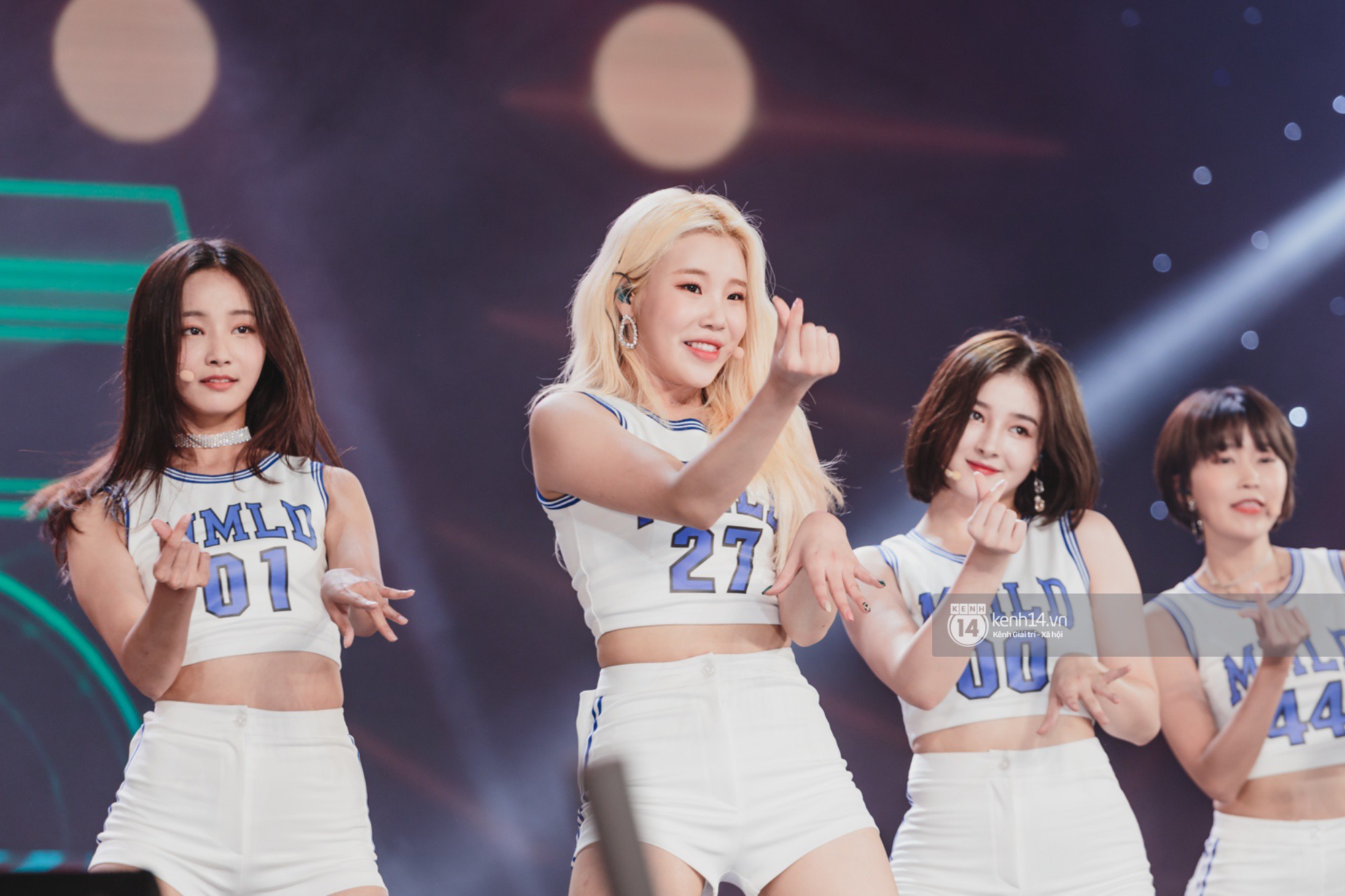 Chùm ảnh đẹp nhất show Hàn-Việt: MOMOLAND khiến khán giả vỡ òa, Thu Minh cùng dàn sao Việt đầy cảm xúc - Ảnh 3. Chùm ảnh đẹp nhất show Hàn-Việt: MOMOLAND khiến khán giả vỡ òa, Thu Minh cùng dàn sao Việt đầy cảm xúc - Ảnh 3.