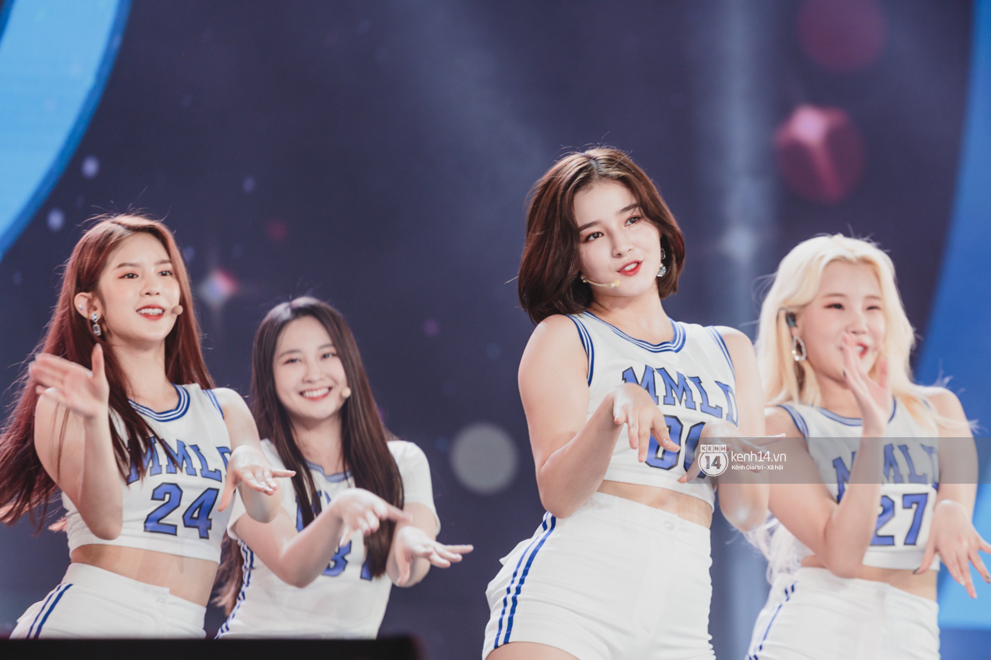Chùm ảnh đẹp nhất show Hàn-Việt: MOMOLAND khiến khán giả vỡ òa, Thu Minh cùng dàn sao Việt đầy cảm xúc - Ảnh 5. Chùm ảnh đẹp nhất show Hàn-Việt: MOMOLAND khiến khán giả vỡ òa, Thu Minh cùng dàn sao Việt đầy cảm xúc - Ảnh 5.