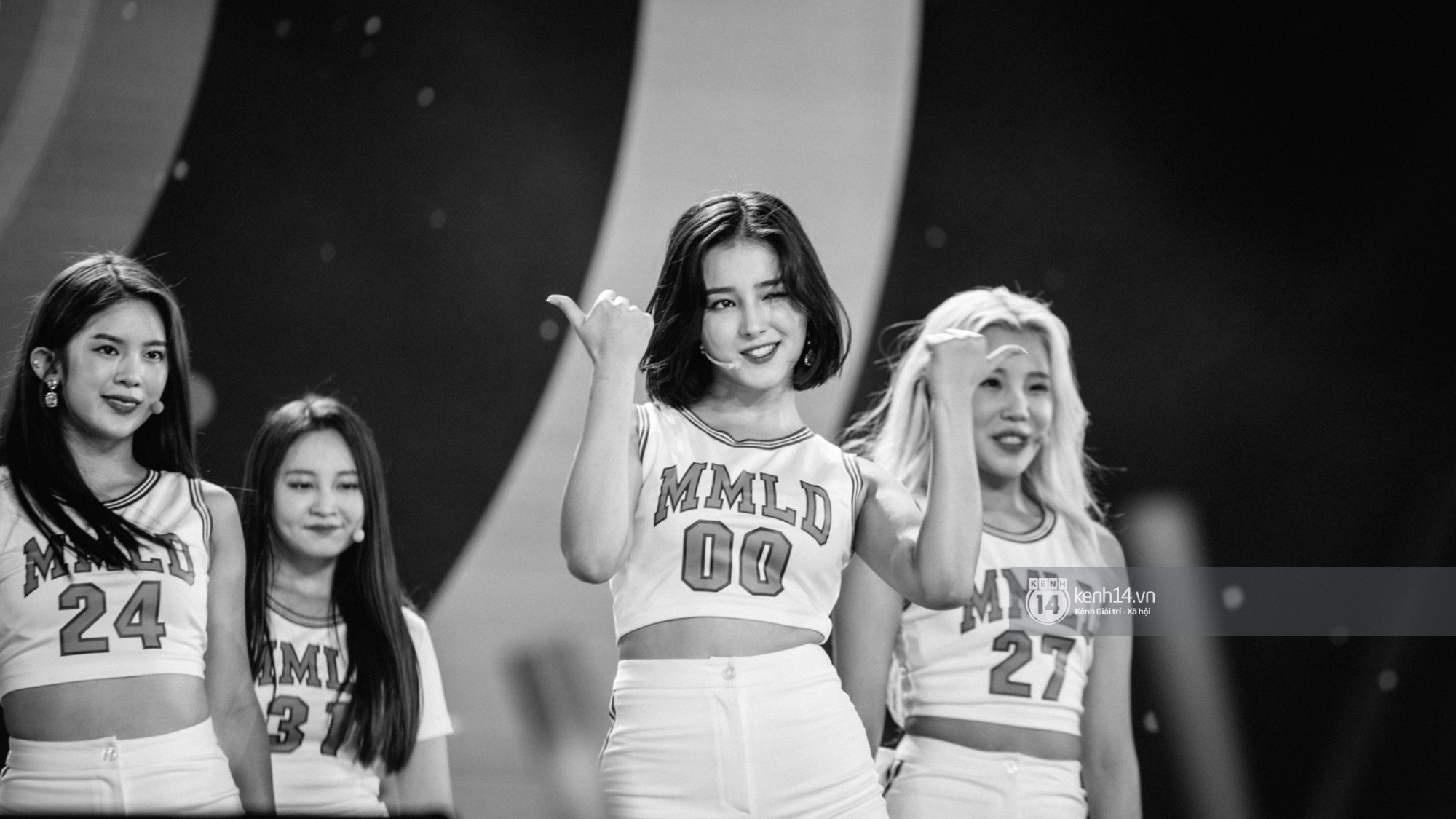 Chùm ảnh đẹp nhất show Hàn-Việt: MOMOLAND khiến khán giả vỡ òa, Thu Minh cùng dàn sao Việt đầy cảm xúc - Ảnh 4. Chùm ảnh đẹp nhất show Hàn-Việt: MOMOLAND khiến khán giả vỡ òa, Thu Minh cùng dàn sao Việt đầy cảm xúc - Ảnh 4.