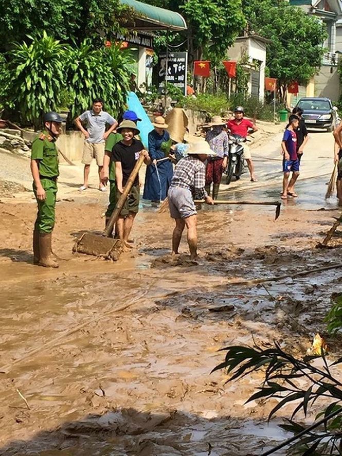 Ba người mất tích do sạt lở, lũ cuốn ở Thanh Hóa - Ảnh 2. Ba người mất tích do sạt lở, lũ cuốn ở Thanh Hóa - Ảnh 2.