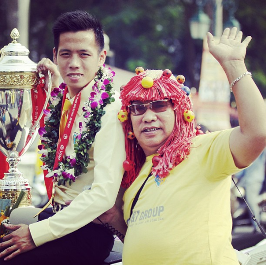 Tiền đạo Văn Quyết - người ghi bàn thắng tung lưới Olympic UAE già thứ nhì đội tuyển, là anh rể tương lai của Duy Mạnh - Ảnh 7.