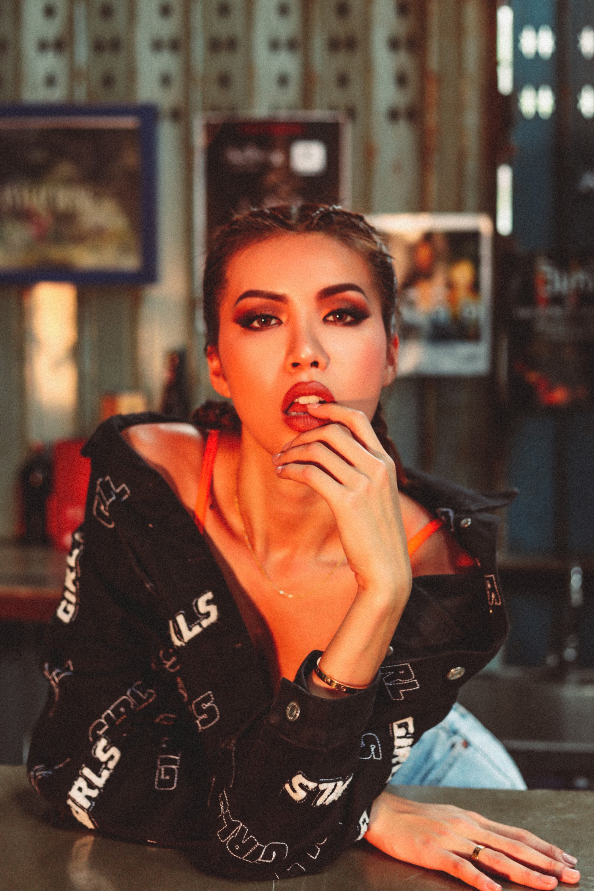 Minh Tú nói gì khi bị Asias Next Top Model lồng phụ đề tiếng Anh vào mỗi tập phát sóng? - Ảnh 12. Minh Tú nói gì khi bị Asias Next Top Model lồng phụ đề tiếng Anh vào mỗi tập phát sóng? - Ảnh 12.