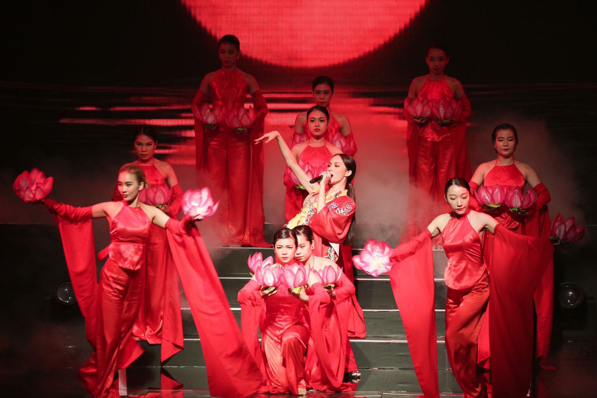 Thi Siêu mẫu Việt Nam nhưng người chiến thắng cuối cùng lại là một... Hoa hậu! 35 Thi Siêu mẫu Việt Nam nhưng người chiến thắng cuối cùng lại là một... Hoa hậu! - Ảnh 35.