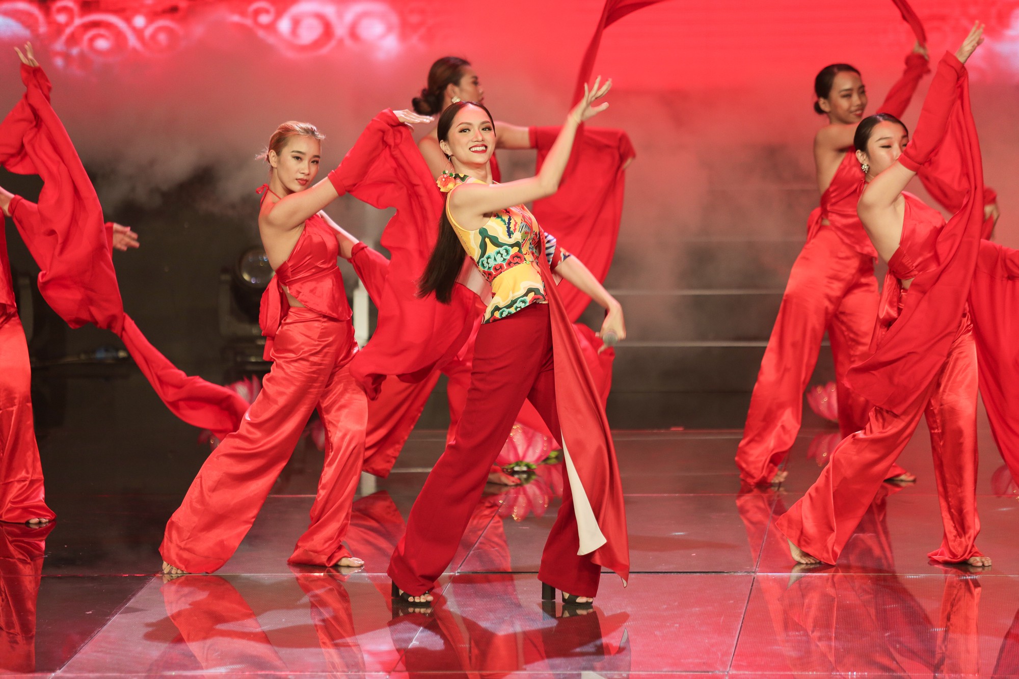 Thi Siêu mẫu Việt Nam nhưng người chiến thắng cuối cùng lại là một... Hoa hậu! 34 Thi Siêu mẫu Việt Nam nhưng người chiến thắng cuối cùng lại là một... Hoa hậu! - Ảnh 34.