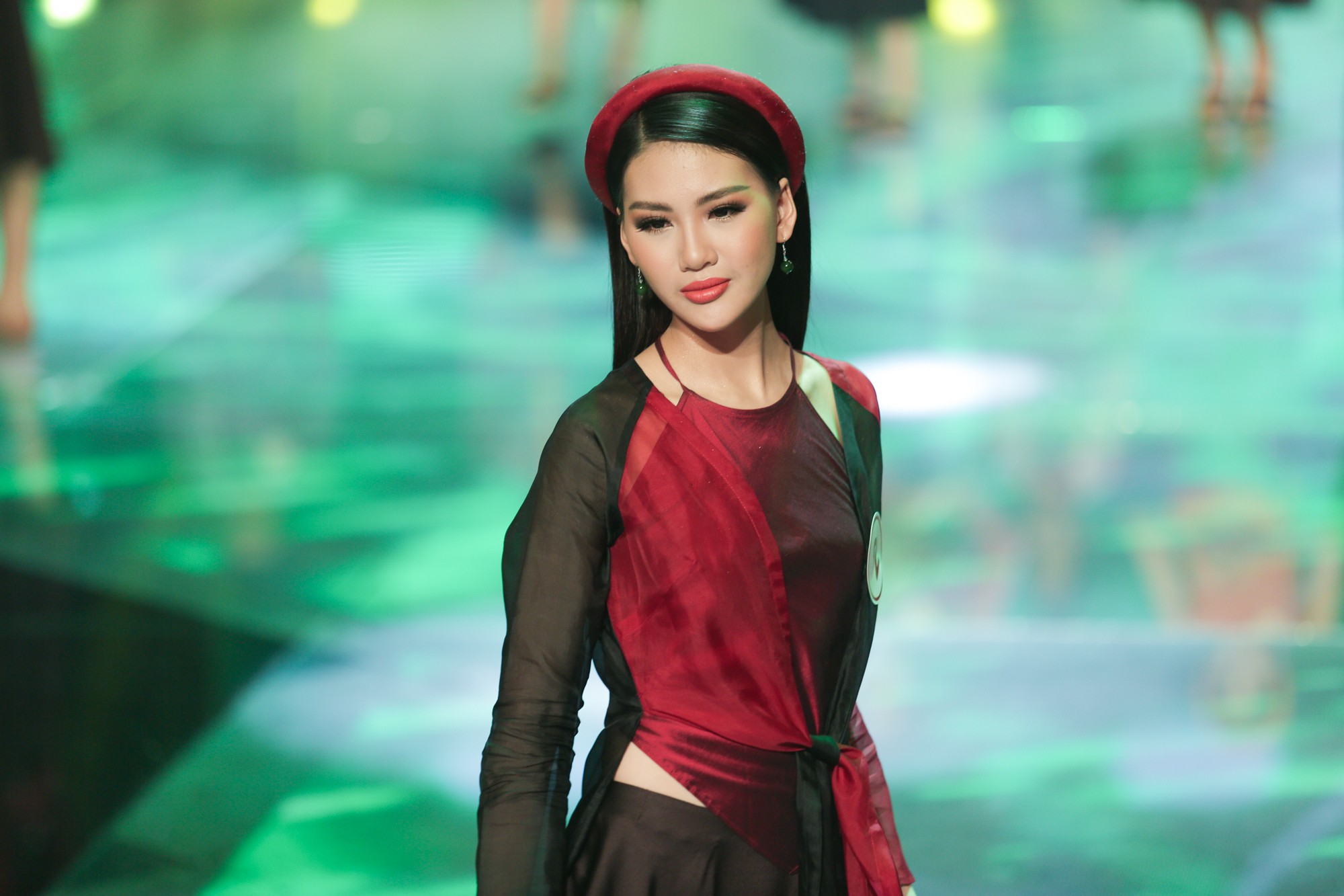 Thi Siêu mẫu Việt Nam nhưng người chiến thắng cuối cùng lại là một... Hoa hậu! 7 Thi Siêu mẫu Việt Nam nhưng người chiến thắng cuối cùng lại là một... Hoa hậu! - Ảnh 7.