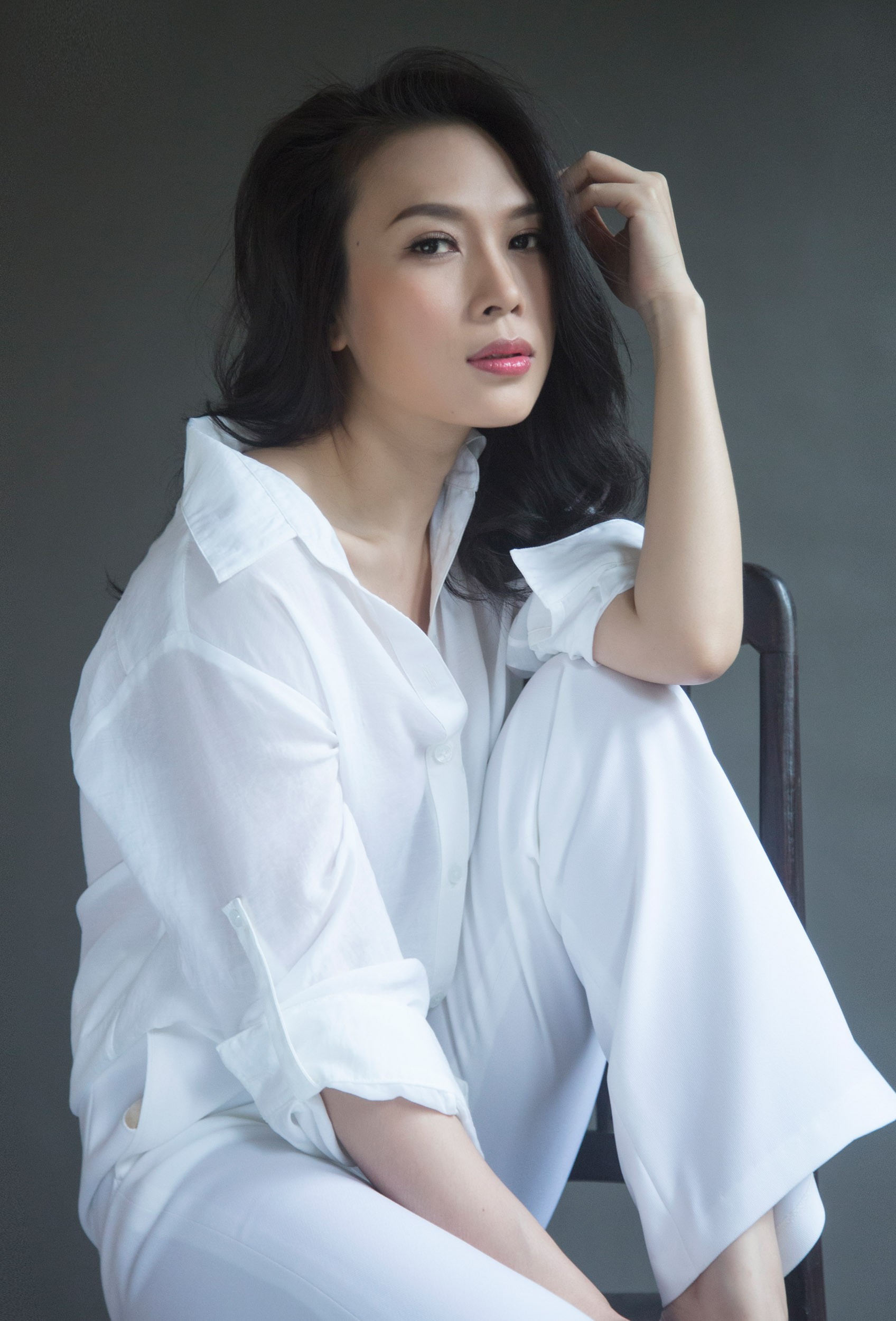 Khi sao Việt vươn tầm ra khỏi biên giới Việt Nam: Người được khen ngợi tài năng, người được tung hô nhan sắc - Ảnh 2.