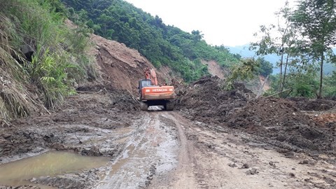 Mường Lát: 7 người chết và mất tích, thiệt hại 1.000 tỷ đồng sau mưa lũ - Ảnh 2.