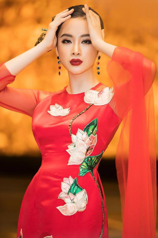Mặc váy đầm lộng lẫy thôi chưa đủ, phải như Angela Phương Trinh chọn son môi “xuyệt tông” cùng trang phục nữa mới hoàn hảo - Ảnh 8.
