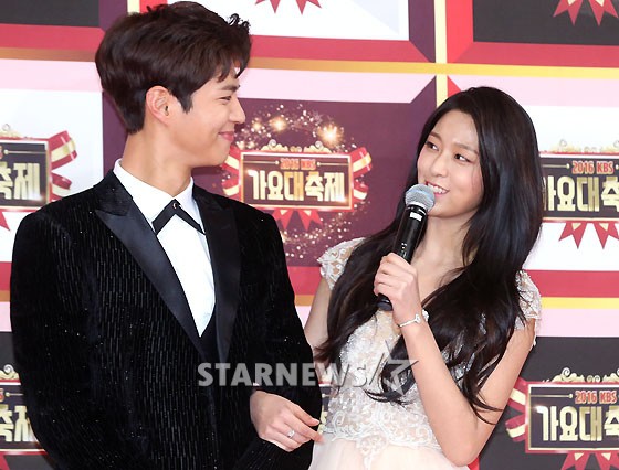 7 nữ thần đẹp nhất Kbiz sánh đôi bên Park Bo Gum: Ai ghép cặp cũng đẹp như tiên tử, đến Song Hye Kyo lại sai sai? - Ảnh 12. 7 nữ thần đẹp nhất Kbiz sánh đôi bên Park Bo Gum: Ai ghép cặp cũng đẹp như tiên tử, đến Song Hye Kyo lại sai sai? - Ảnh 12.