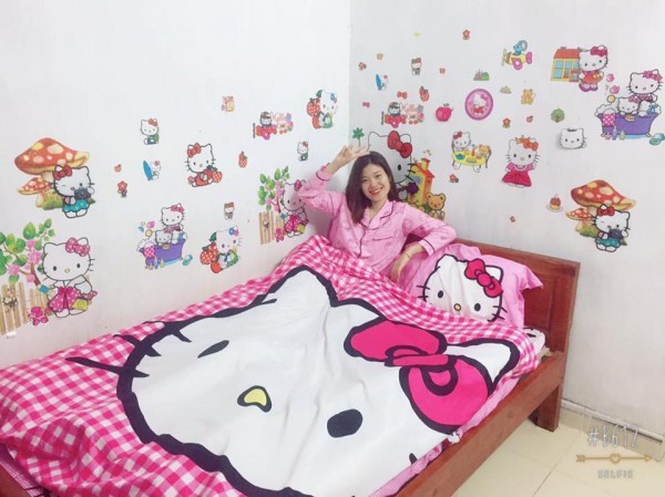 Hội những chàng trai nam tính yêu màu hồng: Chạy khắp Hà Nội mua hình Hello Kitty về dán kín ký túc xá - Ảnh 7.