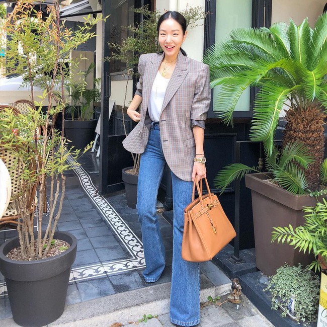 Muốn diện đồ đơn giản mà không bị nhàm chán, các nàng hãy ngắm qua street style Châu Á tuần này xem sao - Ảnh 6. Muốn diện đồ đơn giản mà không bị nhàm chán, các nàng hãy ngắm qua street style Châu Á tuần này xem sao - Ảnh 6.