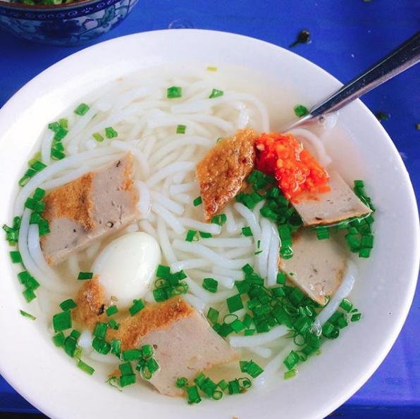 Khám phá con hẻm street-food ở Nha Trang mà chỉ 50k cũng có thể ăn đặc sản no căng