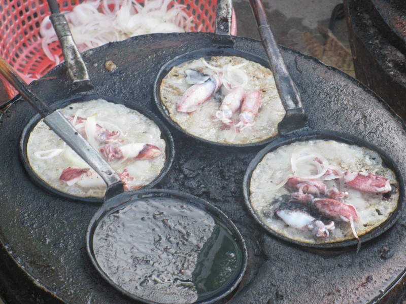 Khám phá con hẻm street-food ở Nha Trang mà chỉ 50k cũng có thể ăn đặc sản no căng - Ảnh 1. Khám phá con hẻm street-food ở Nha Trang mà chỉ 50k cũng có thể ăn đặc sản no căng - Ảnh 1.